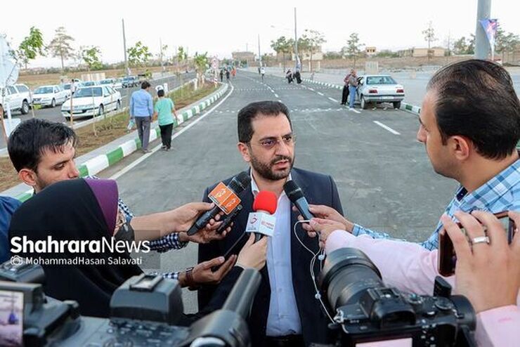 شهردار مشهد مقدس گفت: بعد از حدود ۷ ماه مذاکره با آستان قدس رضوی توافقی خوب بین آستان قدس و شهرداری صورت گرفت و اراضی ۳۳ هکتاری ابتدای بلوار حُر ساماندهی شد.
