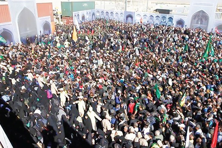 «سفر زمینی زائران برای زیارت اربعین منتفی است.» این خبر دیروز در حالی به نقل از مجید میراحمدی، رئیس ستاد مرکزی اربعین، منتشر شد که میلیون‌ها عاشق و دل‌داده اباعبدا... (ع) از شهر‌های مختلف کشور راهی مناطق مرزی کشورمان با عراق شده‌اند تا در روز‌های باقی‌مانده به اربعین سرور و سالار شهیدان، با عبور از مرز‌های زمینی شش‌گانه برای عرض ارادت به ساحت مقدس سبط پیامبر اکرم (ص) قدم به سرزمین نینوا بگذارند.