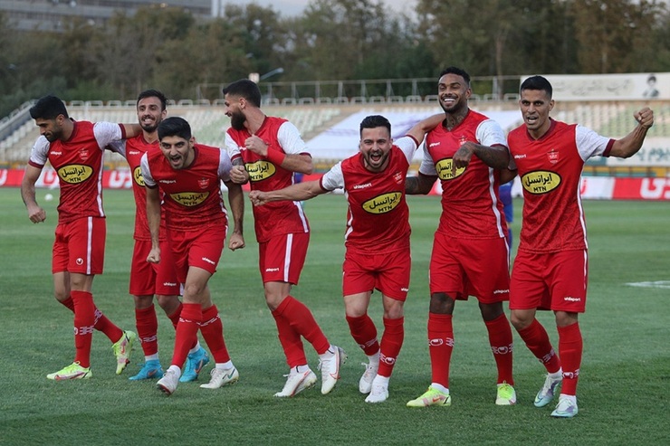 دیدار تیم فوتبال پرسپولیس مقابل نفت مسجدسلیمان لحظاتی قبل پایان یافت.