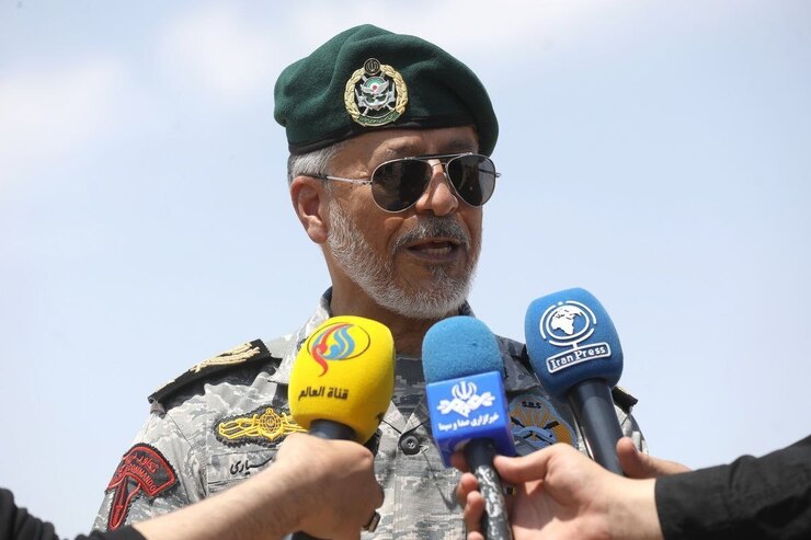 فرمانده رزمایش مشترک پهپادی ارتش با تاکید بر اینکه امنیت کشور و منطقه باید توسط خودمان تامین شود، گفت: اگر قرار است کسی برای ما امنیت برقرار کند این به معنای امنیت عاریه‌ای است که اصلا ارزش ندارد.