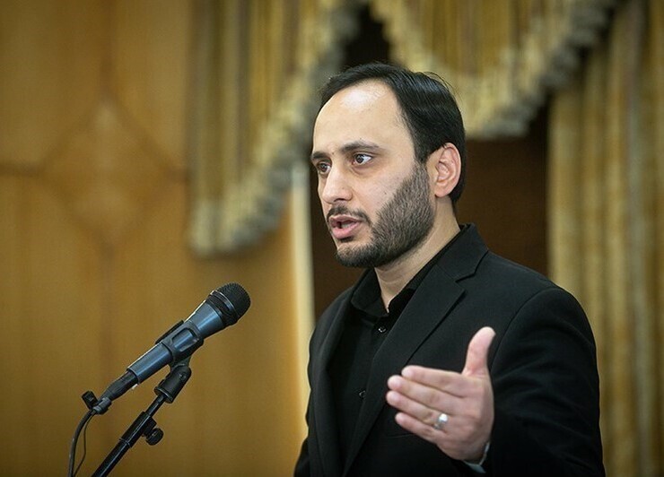 سخنگوی دولت گفت: وزارت صمت پیشنهادی دو فوریتی مطرح کرد که در دستور کار دولت قرار گرفت، مبنی بر اصلاح قانون ساماندهی صنعت خودرو که امروز با موافقت هیات وزیران بنا شد لایحه آن به مجلس شورای اسلامی ارسال شود.  