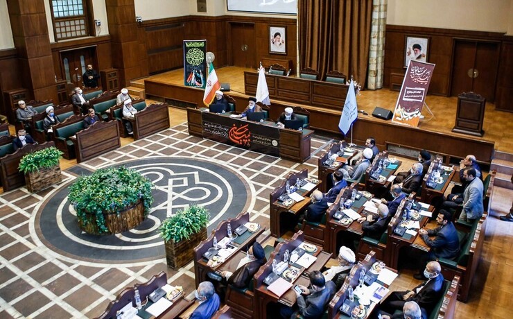 در جلسه وحدت رویه هیئت عمومی دیوان عالی کشور، در خصوص توقف یا عدم توقف محاسبه خسارت تأخیر تأدیه وجه چک با صدور حکم اعسار از پرداخت محکوم‌به یا تقسیط آن، بحث و تبادل نظر صورت گرفت.