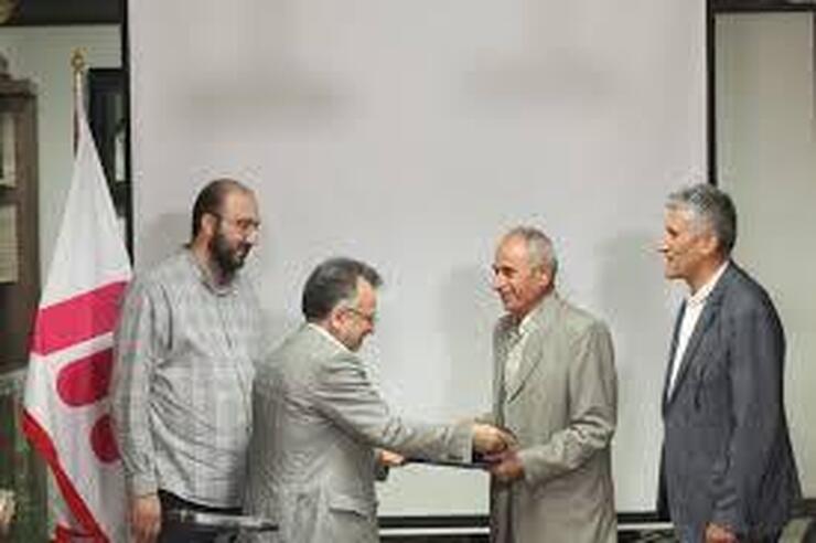 گزارشگر والیبال می گوید: وقتی یک کاغذ A۴ به دست شما می‌دهند که از فلان مربی حمایت یا تعریف کنید، دیگر کار ارزش خود را از دست می‌دهد.
