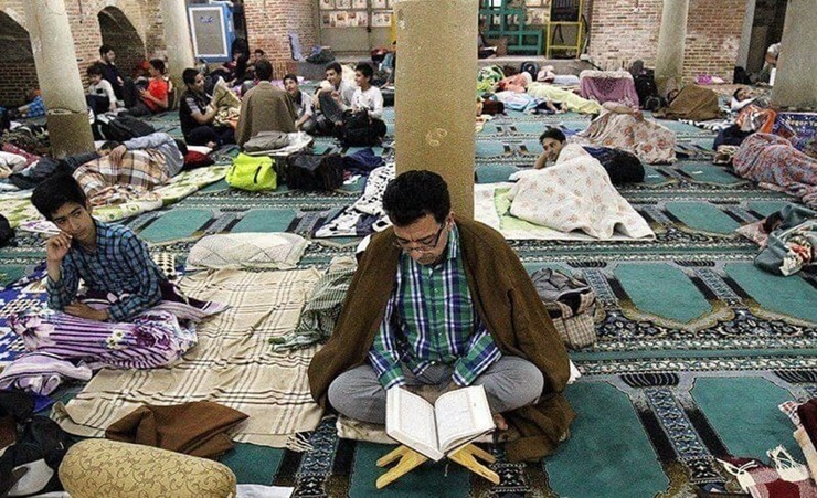معاون فرهنگی و اجتماعی مرکز رسیدگی به امور مساجد استان‌های خراسان گفت: در پویش هم‌محله‌ای امام رضا (ع) بناست هر مسجد دست‌کم هشت خانواده مجاور مسجد را در راستای خدمت‌رسانی به زائران حضرت رضا (ع) فعال کند.
