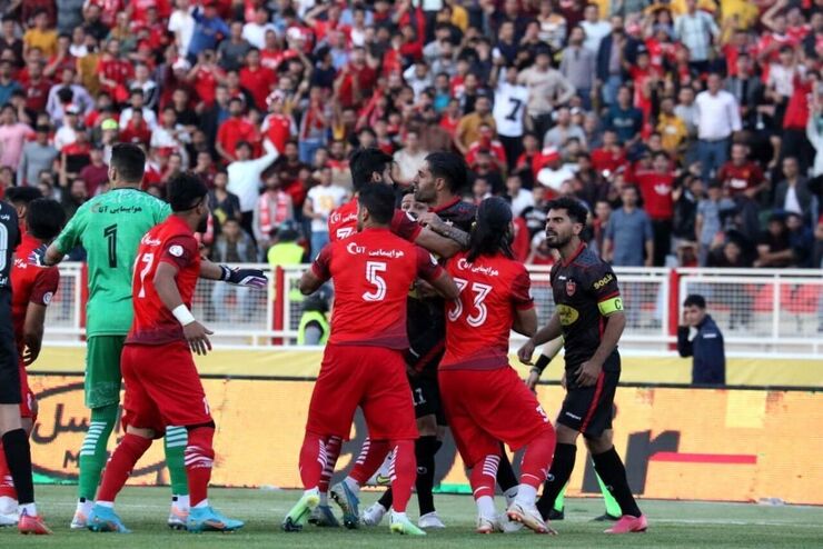 پرسپولیس و تراکتور با تماشاگر می‌شود؟