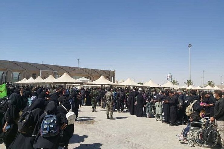 سردار حسین اشتری یکشنبه شب در گفت وگو با رادیو اربعین در ارتباط با آخرین وضعیت مرزها اظهار کرد: وضعیت مرزها به سمت عادی شدن می‌رود و آن ازدحامی که در روزهای گذشته شاهد آن بودیم را نداریم و طرف عراقی نیز اکنون آمادگی بیشتری برای پذیرش زائران دارد.