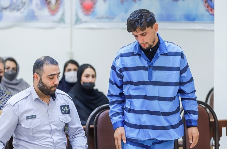 جلسه قرائت رای پرونده زورگیر مسلح اتوبان نیایش در شعبه ۱۵ دادگاه انقلاب اسلامی برگزار و حکم پرونده از سوی قاضی صلواتی به صورت حضوری به متهم ابلاغ شد.