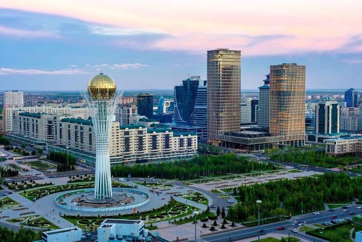 قاسم ژومارت توکایف، رئیس‌جمهور قزاقستان با پیشنهاد‌های نمایندگان مجلس این کشور برای بازگرداندن پایتخت از نورسلطان به نام سابقش «آستانه» موافقت کرد.