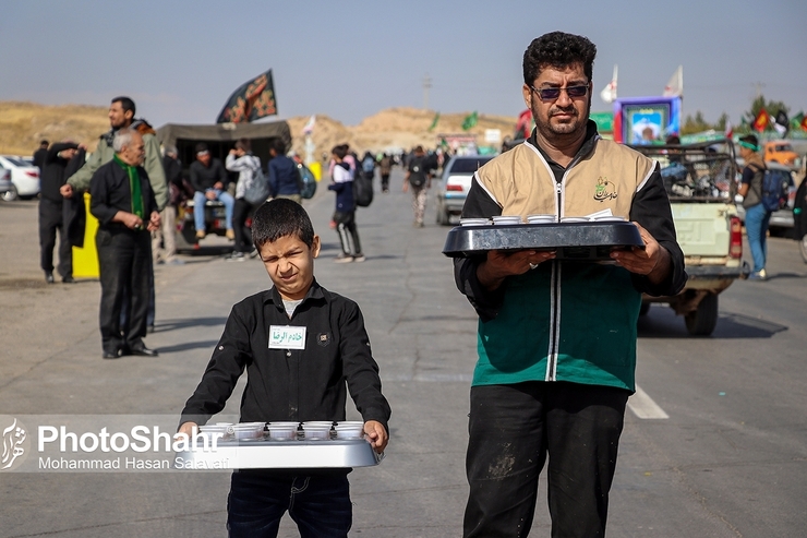 معاون فرهنگی و اجتماعی شهردار مشهد گفت: ۱۵۰۰ نفر از خدمت‌رسانان مشهدی در آستانه دهه پایانی صفر پیرامون فرهنگ میزبانی، خدمتگزاری و تکریم زائران و آداب برخورد و رفتار مودبانه با زائر آموزش خواهند دید.