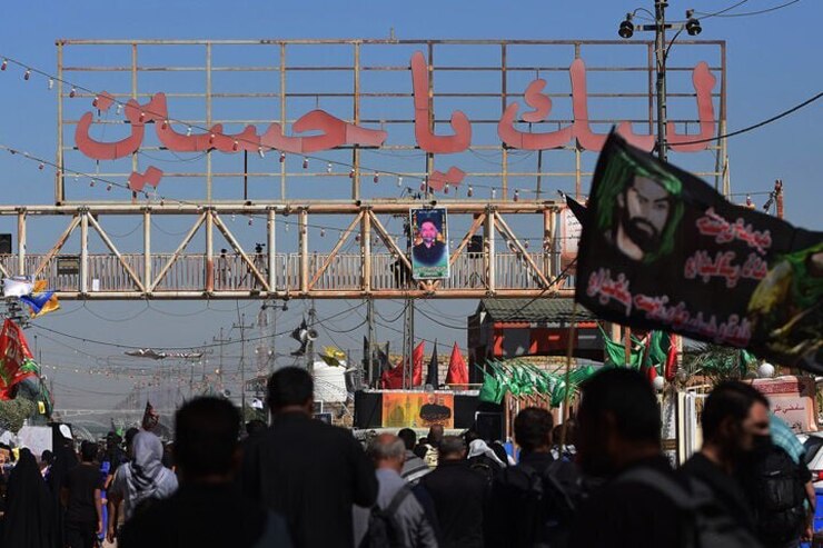 وزیر کشور از فراهم شدن امکان صدور برگ موقت تردد مرزی در خرمشهر، مهران و قصرشیرین خبر داد و گفت: روند عزیمت زائران به عراق افزایشی است و ما آمادگی کامل برای خدمت‌رسانی داریم.