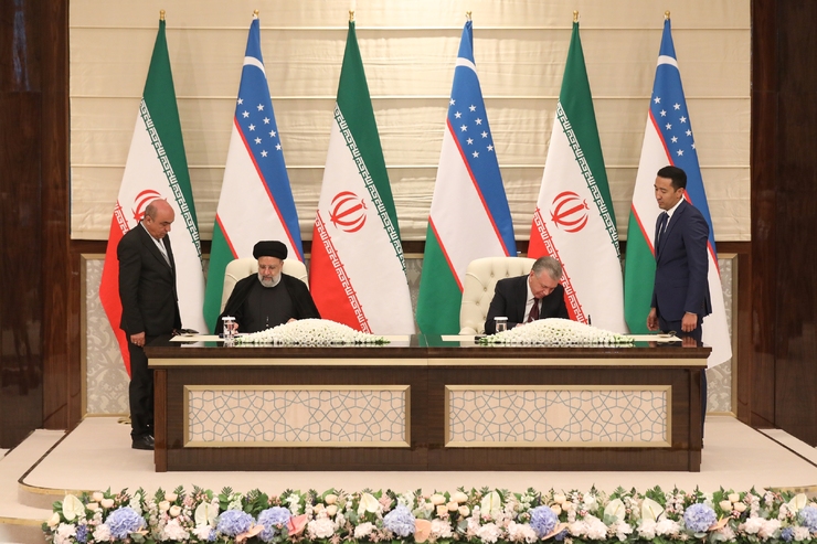 ۱۷ یادداشت تفاهم و سند همکاری و یک بیانیه مشترک میان مقامات عالی جمهوری اسلامی ایران و جمهوری ازبکستان به امضا رسید.