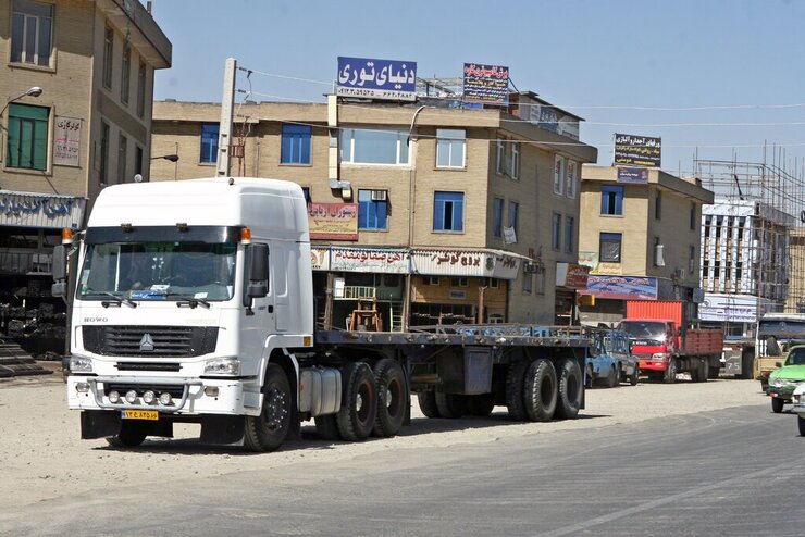 مدیرعامل سازمان مدیریت حمل و نقل بار درون شهری شهرداری مشهد از رانندگان ناوگان باری خواست تا از تردد و جابجایی بار غیر ضروری در ایام اربعین حسینی در هسته مرکزی شهر خودداری کنند.