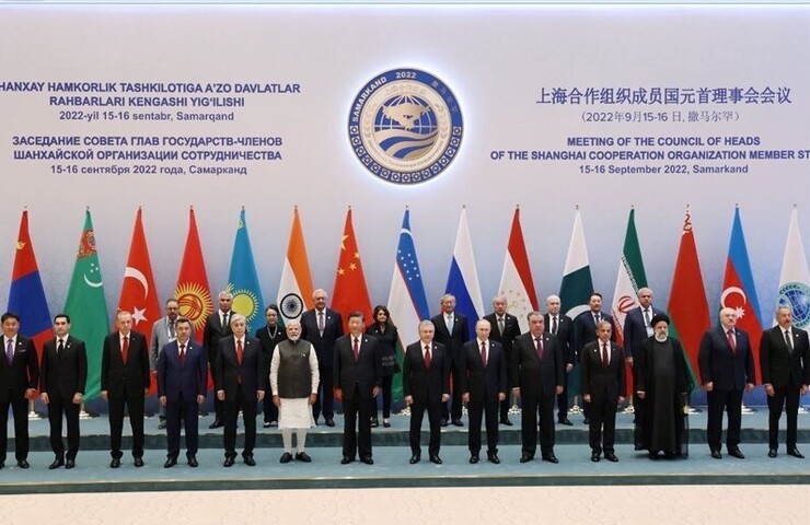 شورای روابط خارجی اروپا با تحلیل نتایج عضویت ایران در سازمان همکاری شانگهای اذعان کرد: ایران به واسطه همکاری نزدیکتر با روسیه و چین می‌تواند در برابر تحریم‌ها و فشار‌های غرب مصونیت یابد.