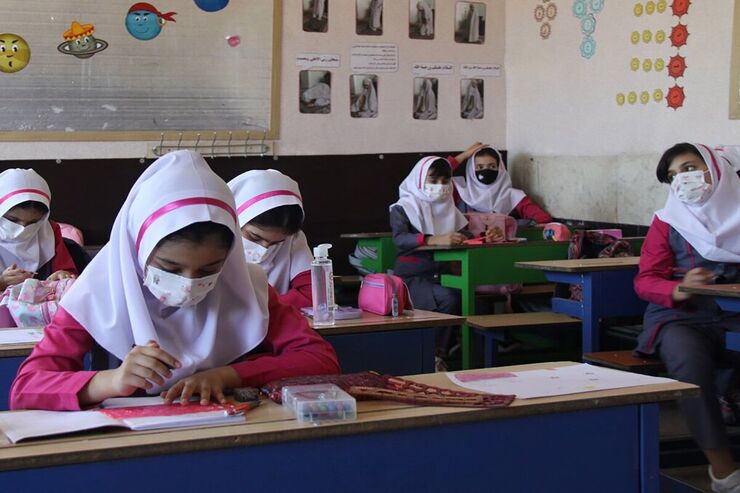 مدیر روابط عمومی آموزش و پرورش خراسان رضوی در خصوص اخباری مبنی بر تعطیلی مدارس مشهد تا پنج مهر ماه گفت: تعطیلی مدارس تا پنج مهر ماه منوط به تایید شورای آموزش و پرورش استان بوده و زمان بازگشایی مدارس توسط این شورا تعیین خواهد شد.