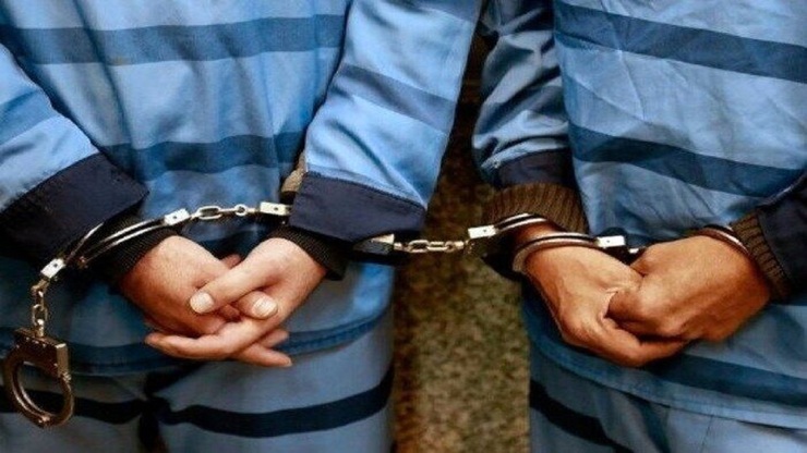 رئیس پلیس آگاهی پایتخت از دستگیری ۲ سارق به‌عنف خشن خبر داد و گفت: انتشار فیلم زورگیری این متهمان در فضای‌مجازی موجب ناراحتی شهروندان شده بود.