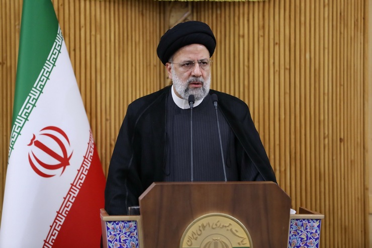 رئیس‌جمهور پیش از عزیمت به نیویورک تاکید کرد: در این سفر هیچ برنامه‌ای برای مذاکره یا ملاقات با آمریکایی‌ها برنامه‌ریزی نشده و هیچ برنامه‌ای هم برای دیدار با آن‌ها نداریم.