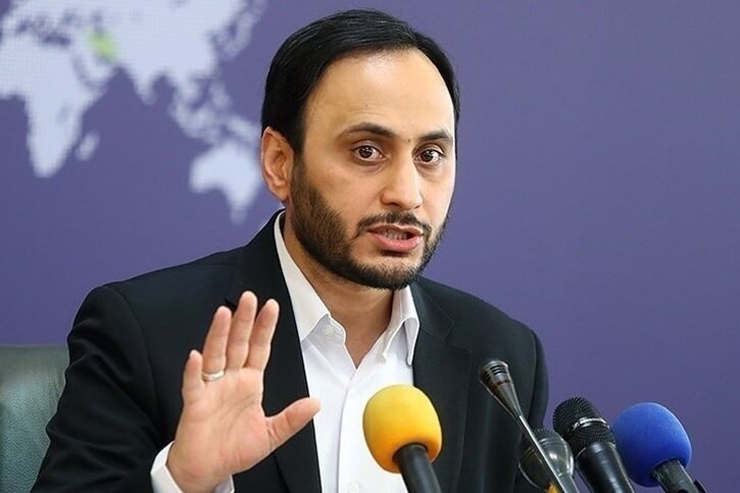 سخنگوی دولت با اشاره به اینکه سیاست جدی دولت اولویت دهی به حل مسئله و معضل آب در کشور است، تصریح کرد: یکی از مسائل مهم در کشور، خشکسالی و کمبود آب بوده، لذا دولت در برنامه تحولی که ۳۷ موضوع دارد، یک مورد را به موضوع آب اختصاص داده است.