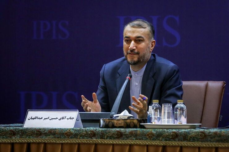 وزیر امور خارجه کشورمان و دبیرکل سازمان ملل متحد در تماس تلفنی که به ابتکار دبیرکل انجام شد، در خصوص برخی موضوعات مورد اهتمام مشترک در عرصه منطقه ای و جهانی از جمله کنفرانس معاهده منع گسترش سلاح های هسته ای و همچنین روند مذاکره رفع تحریم ها گفتگو و تبادل نظر کردند.