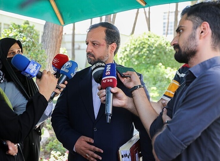 سخنگوی اقتصادی دولت درباره زمان اجرای کالابرگ الکترونیکی توضیحاتی ارائه کرد.