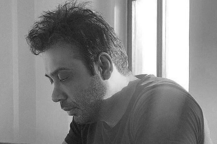 محسن چاوشی، دقایقی پیش، با انتشار متنی در شبکه‌های اجتماعی تمام همکاری‌هایش با وزارت ارشاد را برای مجوز قطع کرد و این یعنی دیگر از او آلبوم مجوزدار نخواهیم شنید.