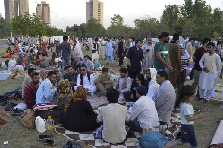 کمیته حقوق بشر پارلمان پاکستان اعلام کرد در حالی که این کشور توان پذیرفتن پناهجویان بیشتر را ندارد، آمریکا و اروپا پناهجویان بیشتر افغان را نمی‌پذیرد.