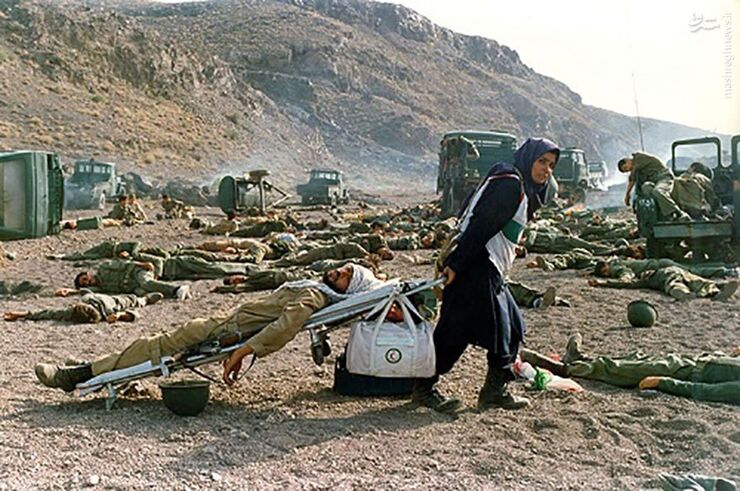 همزمان با هفته گرامیداشت دفاع مقدس چندین اثر سینمایی و تلویزیونی از شبکه‌های مختلف سیما پخش می‌شود.