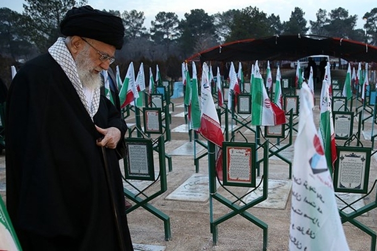 حضرت آیت‌الله خامنه‌ای در پیامی به ‌مناسبت آغاز هفته دفاع مقدس و روز «مهمانی لاله‌ها» تأکید کردند: پیام شهیدان به ما یادآور می‌شود که ایستادگی در برابر شیطان‌های قدرت و ستم، در پایان به پیروزی و برافتادن ترس و اندوه می‌رسد.
