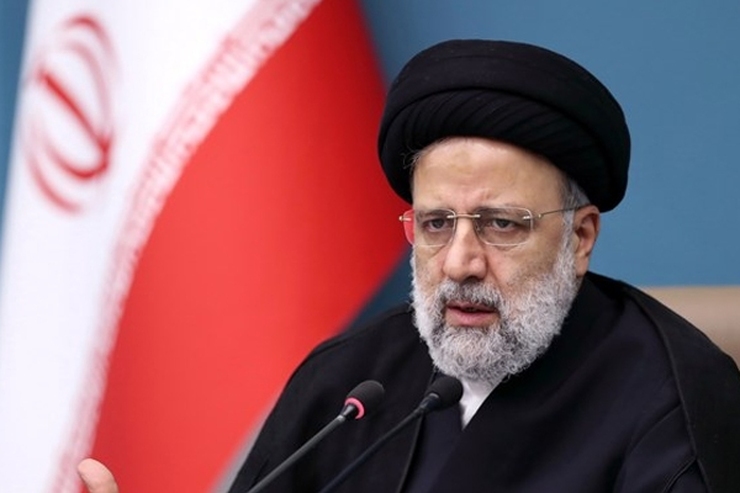 رئیس‌جمهور گفت: جمهوری اسلامی ایران بر حفاظت از مرزهای دوجانبه و بین‌المللی و احترام به حق حاکمیت کشورها و جلوگیری از هرگونه تغییر در جغرافیای سیاسی منطقه تأکید دارد.
