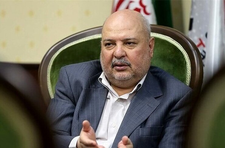رئیس سازمان برنامه و بودجه با حضور در میز خدمت استانداری خراسان رضوی به‌منظور تکریم ارباب‌رجوع، از نزدیک در جریان مشکلات مردم قرار گرفت.
