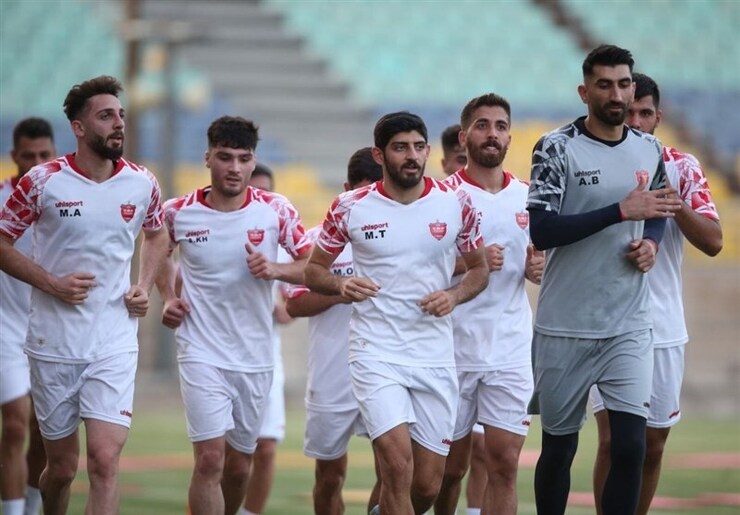 ۳ بازیکن خارجی توسط ایجنت‌ها به پرسپولیس معرفی شده‌اند تا بلکه بتوانند پیراهن این تیم را بپوشند!