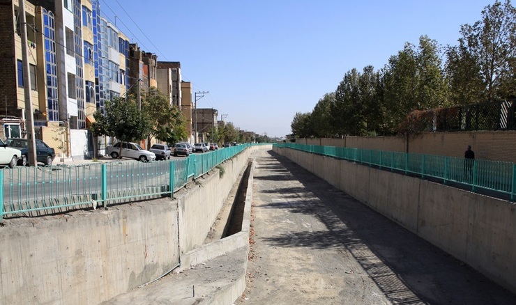 معاون خدمات شهری شهرداری مشهد گفت: برای نخستین‌بار در کشور، سامانه هوشمند نظارت بر کانال‌های جمع‌آوری آب‌های سطحی در مشهد راه‌اندازی و فعال شد.