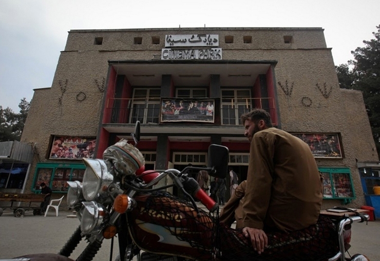 در یک‌سالگی بازگشت طالبان به قدرت در افغانستان سینماهای این کشور به تدریج بازگشایی می‌شود.