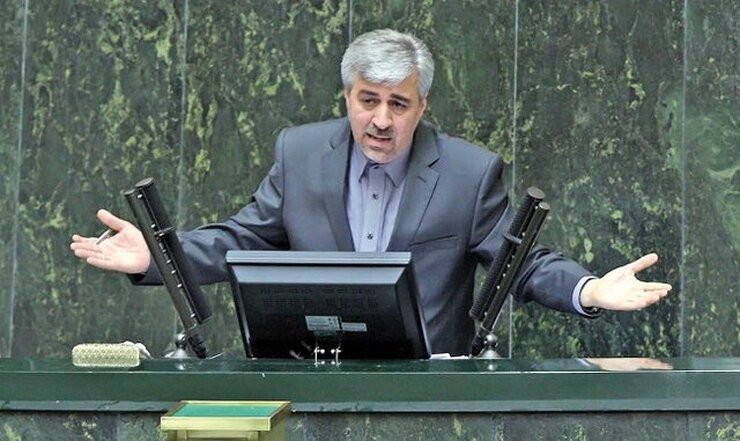 وزیر ورزش و جوانان نتوانست در مجمع انتخاباتی فدراسیون فوتبال حضور پیدا کند و معاونش را به جای خود فرستاد.