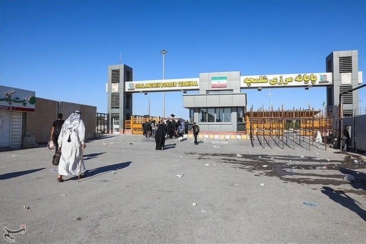 سردار گودرزی، فرمانده مرزبانی فراجا گفت: مرز شلمچه به روی زائران اربعین باز شده؛ مرزهای مهران و چذابه هم به زودی بازگشایی خواهد شد.