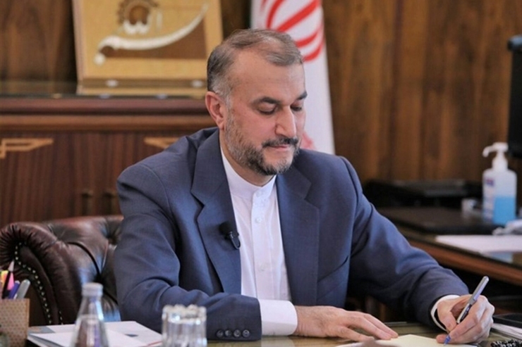 وزیر امور خارجه با بیان اینکه آژانس انرژی اتمی باید از رفتار سیاسی خود فاصله بگیرد، گفت: قابل قبول نیست که پس از بازگشت همه طرف‌ها به برجام مجددا شاهد برخی از دیدگا‌ه‌های سیاسی و اتهامات بی‌اساس آژانس باشیم.