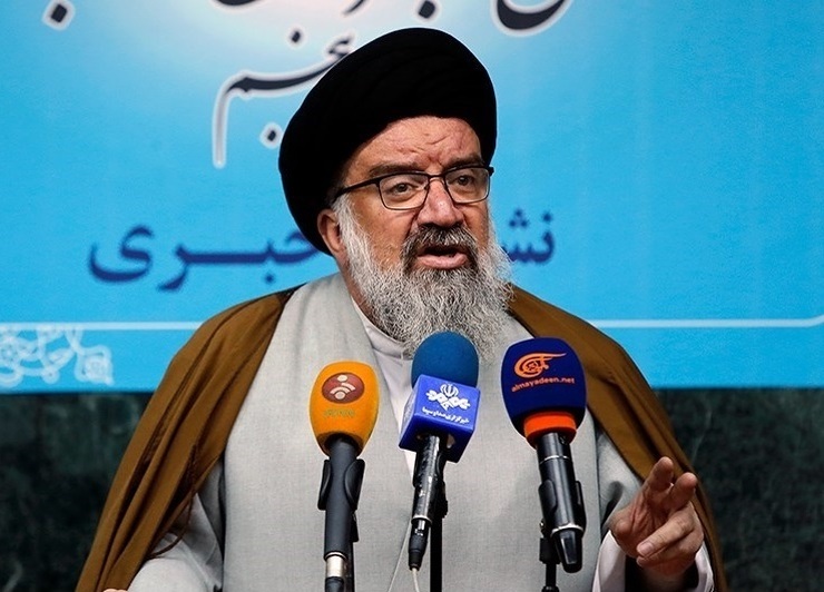 آیت‌الله خاتمی: فوت خانم امینی اصلاً برای اغتشاشگران مطرح نیست| فریب‌خوردگان صف خود را از اغتشاش‌گران جدا کنند