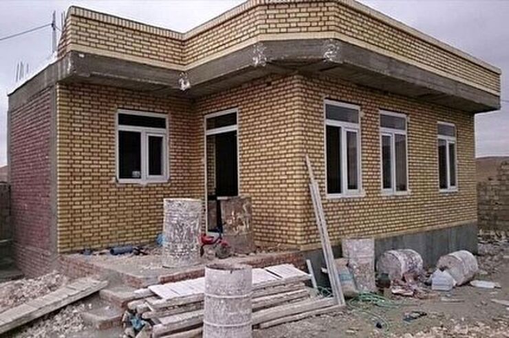 معاون بازسازی و نوسازی مسکن روستایی از پرداخت تسهیلات ۲۰۰ میلیون تومانی مسکن روستایی با ارائه تضمین نامه سازمان برنامه و بودجه از ۵ مهر خبر داد.