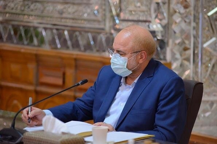 نایب رئیس کمیسیون آموزش و تحقیقات مجلس شورای اسلامی اظهار کرد: ریاست مجلس به سه کمیسیون آموزش و تحقیقات، فرهنگی و اجتماعی مجلس ماموریت دادند گزارشی درباره موضوع دسترسی به اینترنت تهیه کنند تا ان شاءالله بتوانیم تصمیمی اتخاذ کنیم و نگذاریم به بخش‌های مختلف کشور اعم از بخش‌های علمی و مشاغل آسیبی وارد شود.