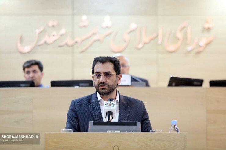 شهردار مشهد مقدس در صحن علنی شورای اسلامی شهر گفت: نمی شود شهر را با تراکم فروشی و پول مردم اداره کرد و باید به سمت درآمدهای پایدار برویم.