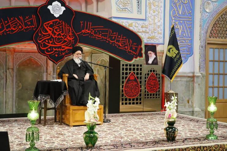 نماینده ولی فقیه در استان خراسان رضوی گفت: در اوج اختناق و خفقان ناشی از نابکاری خلفای عباسی، امام حسن عسکری (ع) به بسط نهضت ادامه دادند و کار را به‌جایی رساند که شیعیان علیرغم اینکه امام معصوم را در کنار خود مشاهده نمی‌کنند، اما در عصر غیبت دلداده او هستند.