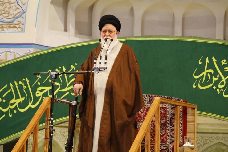 امام‌جمعه مشهدمقدس با بیان اینکه دشمنان به‌دنبال تحمیل «بی‌حجابی اجباری» بر جامعه هستند، گفت: فوت یک دختر جوان و مسائلی همچون موضوع حجاب، ابزاری بود تا دشمن برای تحقق مقصد اصلی خود یعنی موضع‌گیری در برابر «ایران قوی» تلاش کند.