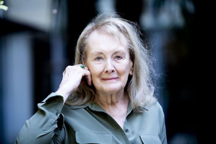 «آنی ارنو» برنده نوبل ادبیات در گفت و گوی تلفنی که با «کلر پتکو»(Claire Paetkau) نماینده آکادمی نوبل انجام داد از اهمیت صداقت و توصیه‌هایش به نسل جوان سخن گفت.