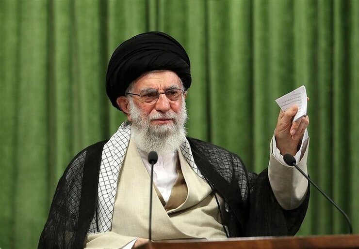 حضرت آیت‌الله خامنه‌ای در جمع خانواده‌ی شهدای نیروی انتظامی تاکید کردند: [این شهدا] حافظ امنیّتند. دشمن می‌خواهد امنیت را از بین ببرد؛ می‌خواهد همین نقطه‌ی قوّت واضح را از جمهوری اسلامی بگیرد؛ لذا با این‌ها خیلی دشمنند.