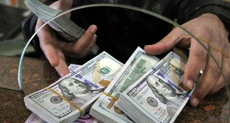 قیمت دلار توافقی و با سهمیه کارت ملی هم‌اکنون هزار تومان از قیمت دلار آزاد ارزان‌تر است و این اختلاف سود ۲ میلیون تومانی برای خریداران به ارمغان می‌آورد.