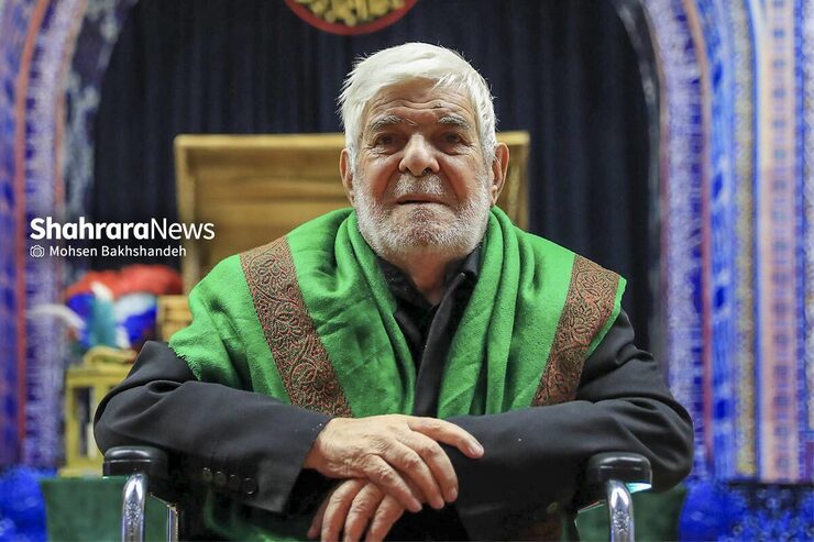 سیدرضا مؤید خراسانی به اشعار آیینی اش شهره بود، اما علاوه بر آن مداح هم بود. او معتقد بود رابطه شاعر و مداح باید باهم خوب باشد و این دو مکمل کار یکدیگرند.