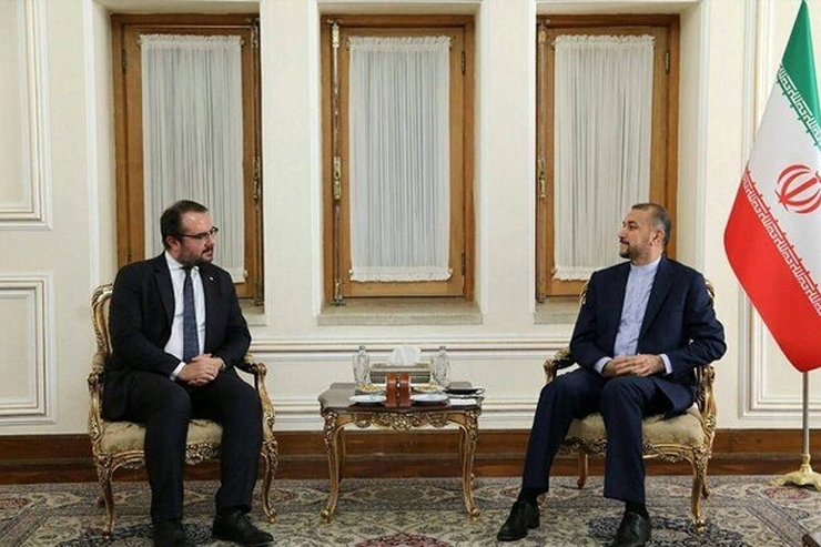حسین امیرعبداللهیان درباره موضوع اوکراین تاکید کرد جمهوری اسلامی ایران به هیچ عنوان سلاح برای به‌کارگیری در جنگ اوکراین در اختیار هیچ طرفی قرار نداده است.