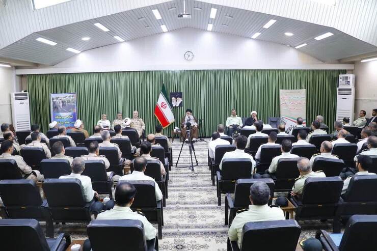 نماینده ولی فقیه در استان خراسان رضوی گفت: در ایران اسلامی علاوه بر نگرش‏های ملی و مردمی، وابستگی نیروی انتظامی به خدا نیز مهم‌ترین مزیت آن محسوب می‌‎شود و اگر شاهد هستیم که این گرایش‌های خداپرستانه و مردم‎ در عملکرد افسران جان بر کف فراجا به اوج بروز و نمود رسیده ‎‌‌است، به خاطر قداست ذاتی مأموریت شماست.