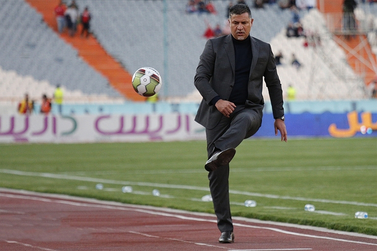 علی دایی اسطوره فوتبال ایران از تحویل گذرنامه‌اش خبر داد. او در اولین واکنش پس از اتفاقات اخیر گفت که موضوع برایش اهمیت نداشته و اکنون پاسپورتش را تحویل داده‌اند.