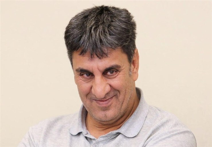 خدادا افشاریان، رئیس کمیته داوران فدراسیون فوتبال با اظهاراتی عجیب و دور از شان رئیس کمیته داوران پاسخ سمیعی، معاون حقوقی باشگاه استقلال را داده است.