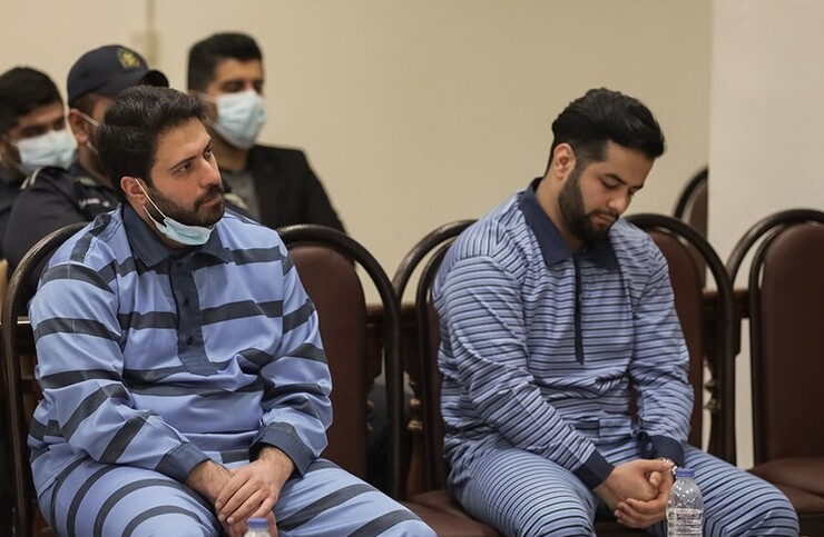 صبح امروز نخستین جلسه دادگاه متهم «میلاد حاتم آبادی فراهانی» از گردانندگان سایت‌های قمار و شرط‌بندی در خارج از کشور و ۲۱ نفر دیگر از متهمان پرونده به ریاست قاضی صلواتی برگزار شد.
